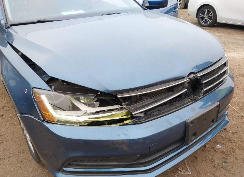 Photo 6 of 2017 Volkswagen Jetta 1.4T S (VIN 3VW2B7AJ6HM344599)