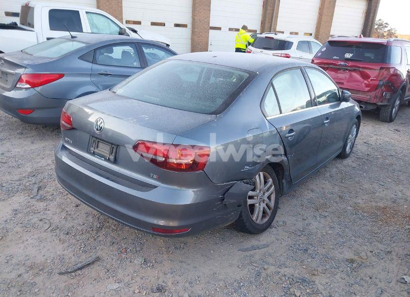 Photo 4 of 2017 Volkswagen Jetta 1.4T S (VIN 3VW2B7AJ6HM373021)