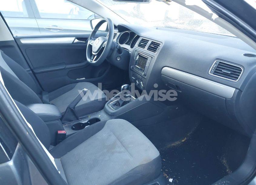 Photo 5 of 2017 Volkswagen Jetta 1.4T S (VIN 3VW2B7AJ6HM373021)