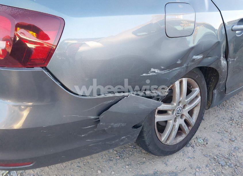 Photo 6 of 2017 Volkswagen Jetta 1.4T S (VIN 3VW2B7AJ6HM373021)