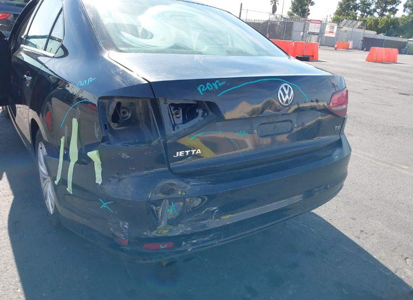 Photo 6 of 2017 Volkswagen Jetta 1.4T S (VIN 3VW2B7AJ6HM384813)