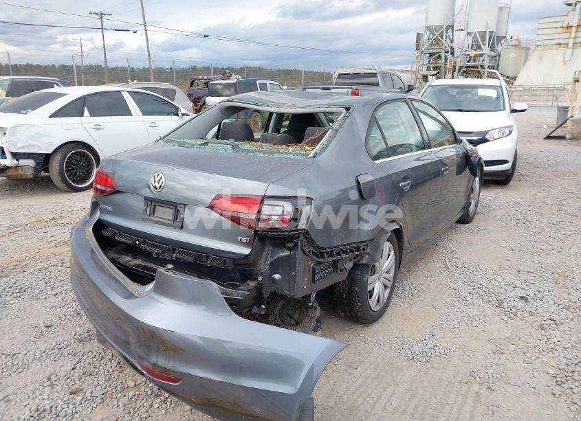 Photo 4 of 2017 Volkswagen Jetta 1.4T S (VIN 3VW2B7AJ6HM392877)
