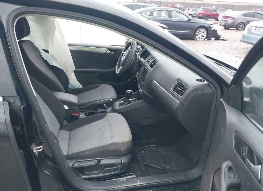 Photo 5 of 2017 Volkswagen Jetta 1.4T S (VIN 3VW2B7AJ6HM410231)