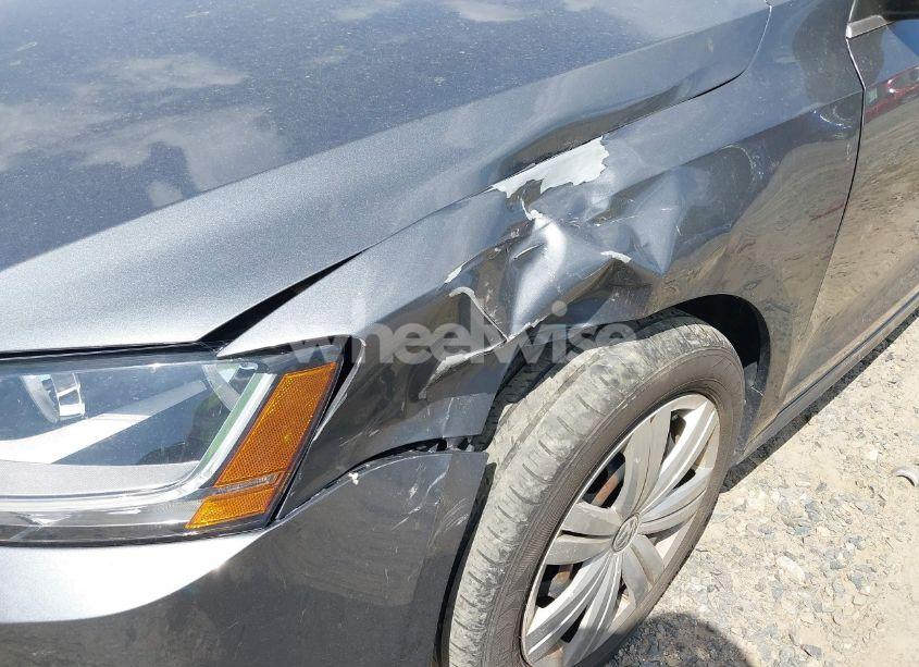 Photo 6 of 2017 Volkswagen Jetta 1.4T S (VIN 3VW2B7AJ7HM264289)