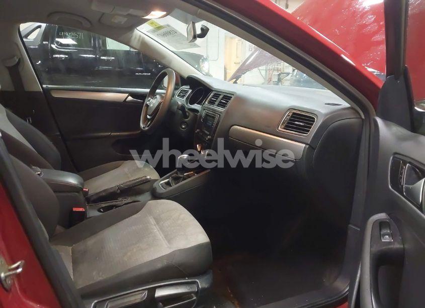 Photo 5 of 2017 Volkswagen Jetta 1.4T S (VIN 3VW2B7AJ7HM266334)