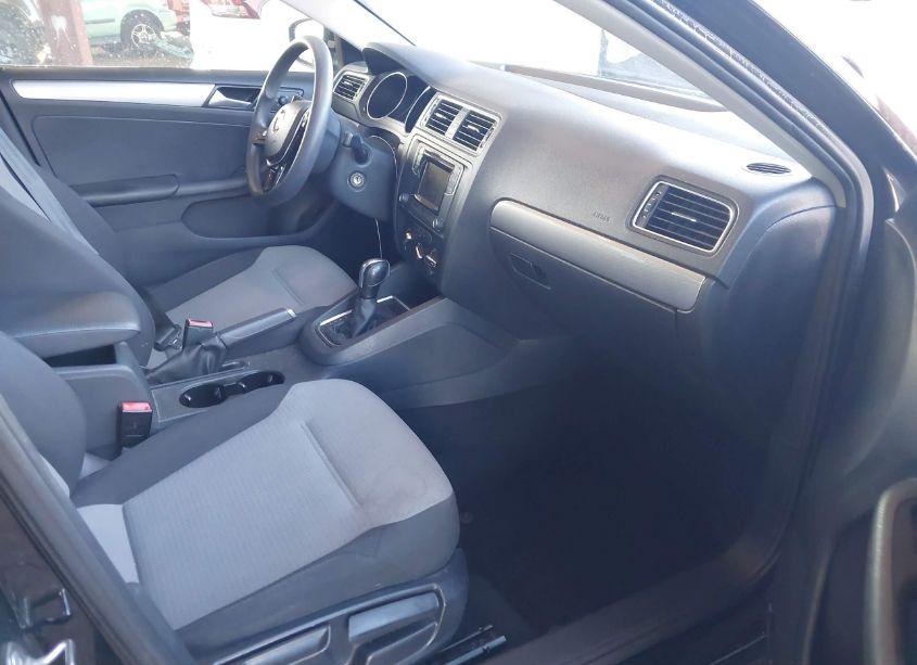 Photo 5 of 2017 Volkswagen Jetta 1.4T S (VIN 3VW2B7AJ7HM293968)