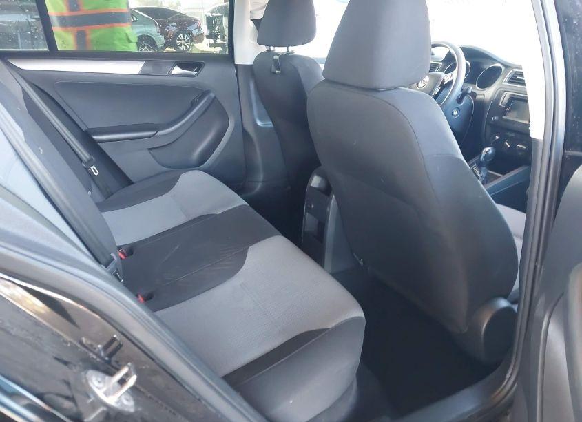 Photo 8 of 2017 Volkswagen Jetta 1.4T S (VIN 3VW2B7AJ7HM293968)