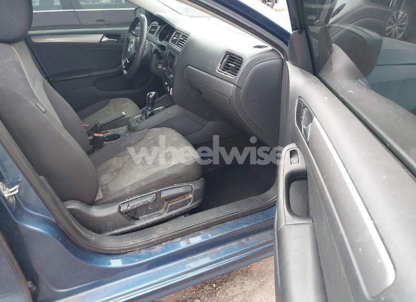 Photo 5 of 2017 Volkswagen Jetta 1.4T S (VIN 3VW2B7AJ7HM321851)