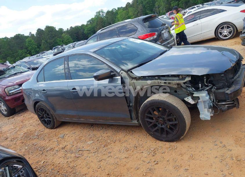 Photo 13 of 2017 Volkswagen Jetta 1.4T S (VIN 3VW2B7AJ7HM329903)