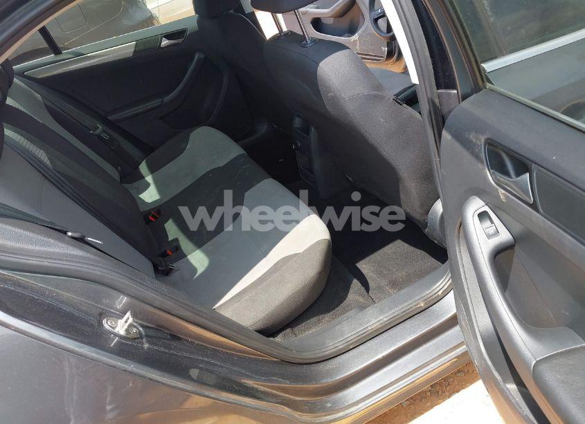 Photo 8 of 2017 Volkswagen Jetta 1.4T S (VIN 3VW2B7AJ7HM329903)