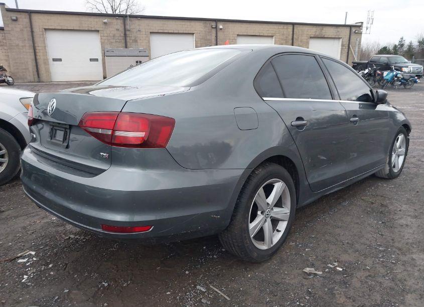 Photo 4 of 2017 Volkswagen Jetta 1.4T S (VIN 3VW2B7AJ7HM332073)