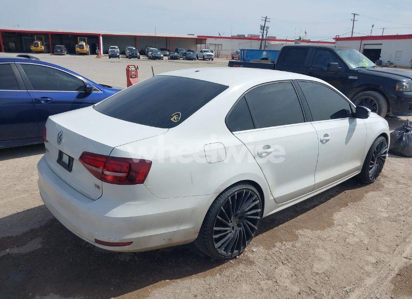 Photo 4 of 2017 Volkswagen Jetta 1.4T S (VIN 3VW2B7AJ7HM344398)