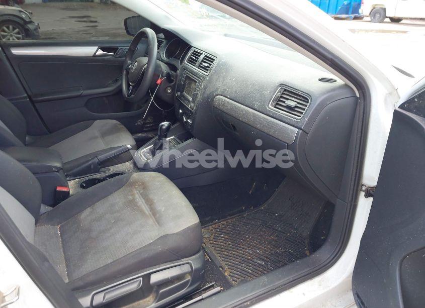 Photo 5 of 2017 Volkswagen Jetta 1.4T S (VIN 3VW2B7AJ7HM344398)