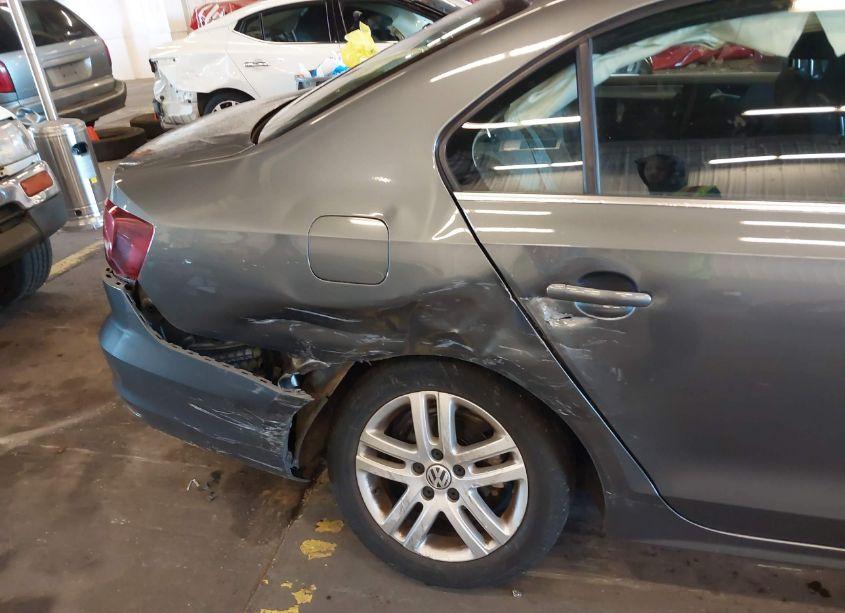 Photo 6 of 2017 Volkswagen Jetta 1.4T S (VIN 3VW2B7AJ7HM352288)