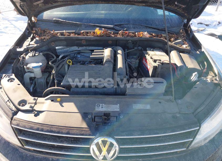 Photo 10 of 2017 Volkswagen Jetta 1.4T S (VIN 3VW2B7AJ7HM370032)