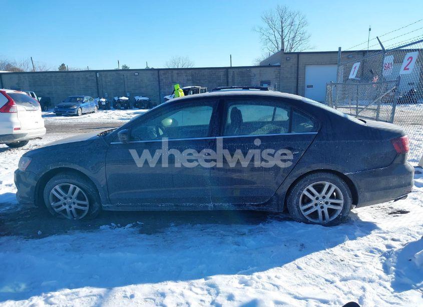 Photo 14 of 2017 Volkswagen Jetta 1.4T S (VIN 3VW2B7AJ7HM370032)