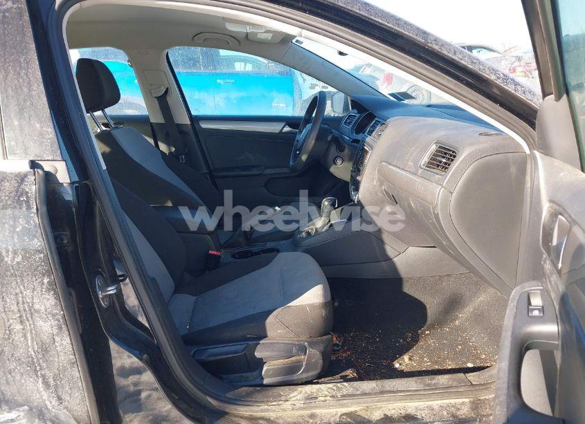 Photo 5 of 2017 Volkswagen Jetta 1.4T S (VIN 3VW2B7AJ7HM370032)