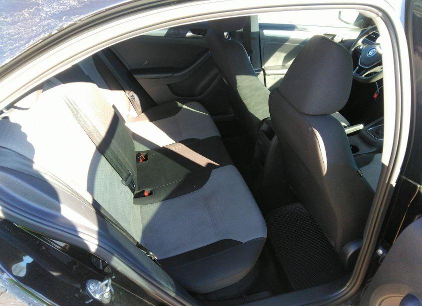 Photo 8 of 2017 Volkswagen Jetta 1.4T S (VIN 3VW2B7AJ7HM402364)