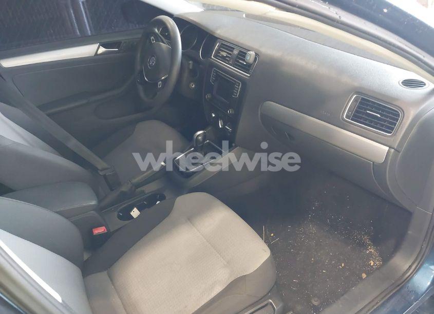 Photo 5 of 2017 Volkswagen Jetta 1.4T S (VIN 3VW2B7AJ7HM408133)