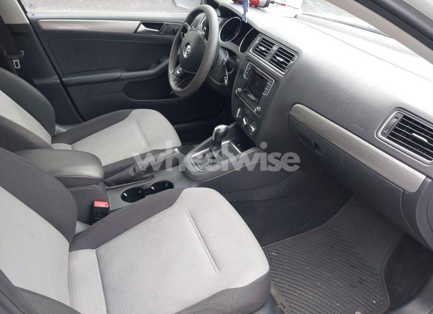 Photo 5 of 2017 Volkswagen Jetta 1.4T S (VIN 3VW2B7AJ8HM224240)