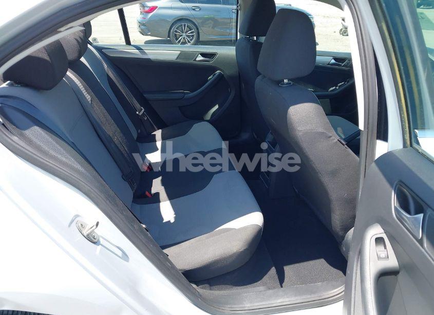 Photo 8 of 2017 Volkswagen Jetta 1.4T S (VIN 3VW2B7AJ8HM253267)