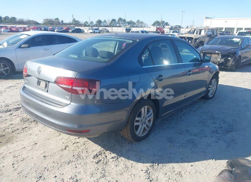 Photo 4 of 2017 Volkswagen Jetta 1.4T S (VIN 3VW2B7AJ8HM286284)