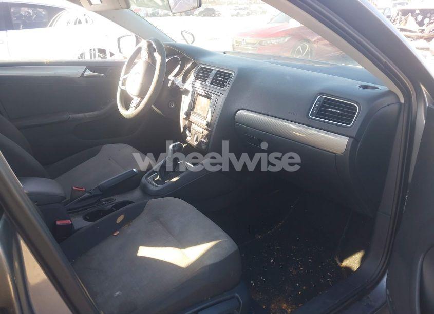 Photo 5 of 2017 Volkswagen Jetta 1.4T S (VIN 3VW2B7AJ8HM286284)