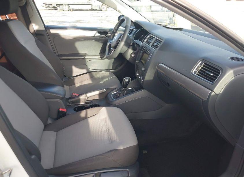 Photo 5 of 2017 Volkswagen Jetta 1.4T S (VIN 3VW2B7AJ8HM301480)
