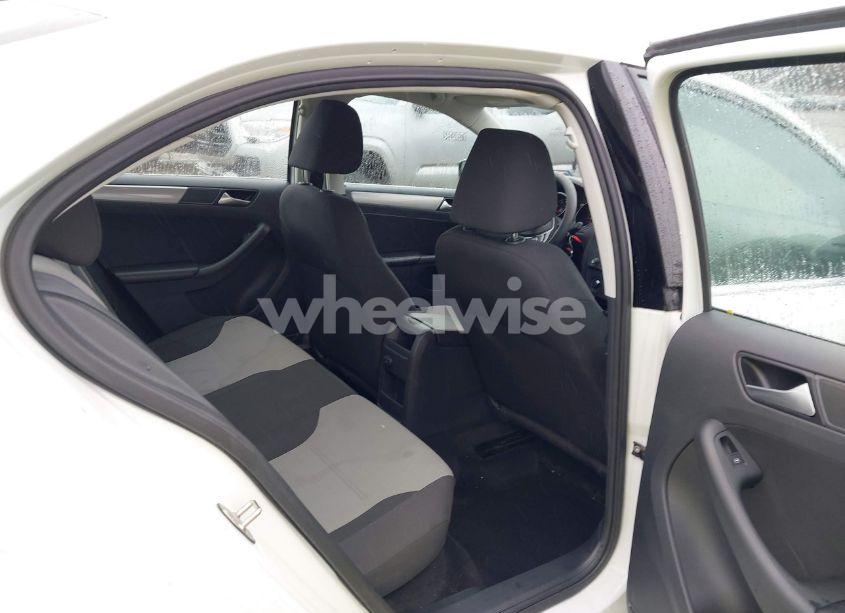 Photo 8 of 2017 Volkswagen Jetta 1.4T S (VIN 3VW2B7AJ8HM344328)