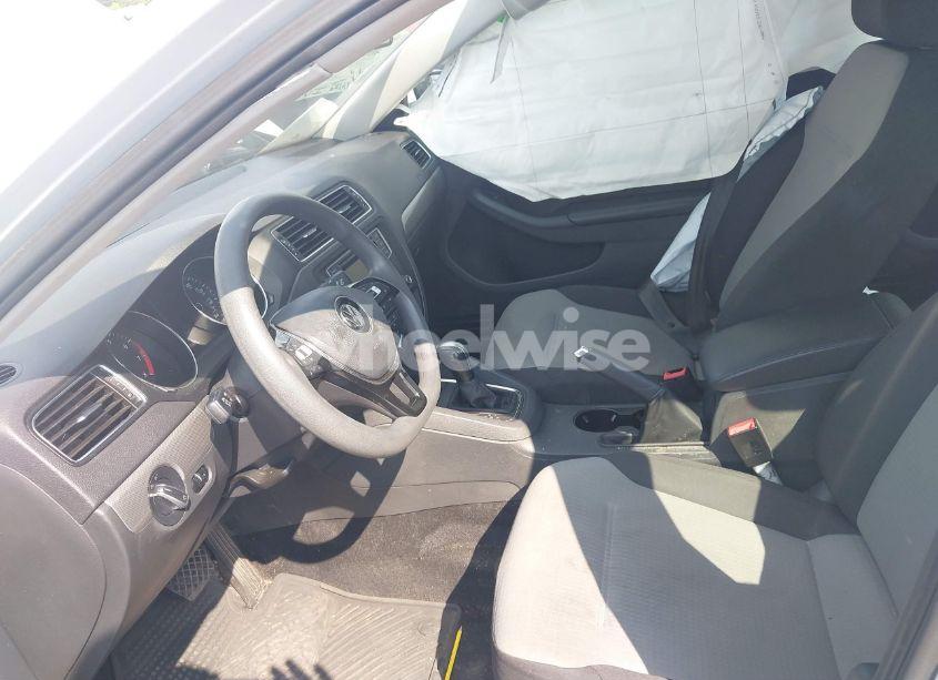 Photo 5 of 2017 Volkswagen Jetta 1.4T S (VIN 3VW2B7AJ8HM347603)