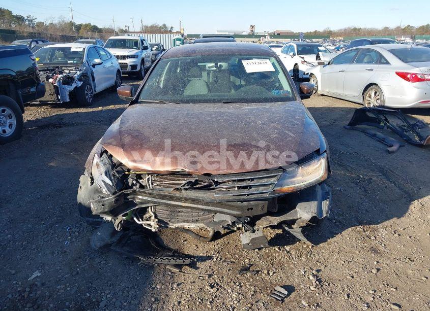 Photo 13 of 2017 Volkswagen Jetta (VIN 3VW2B7AJ8HM373702)