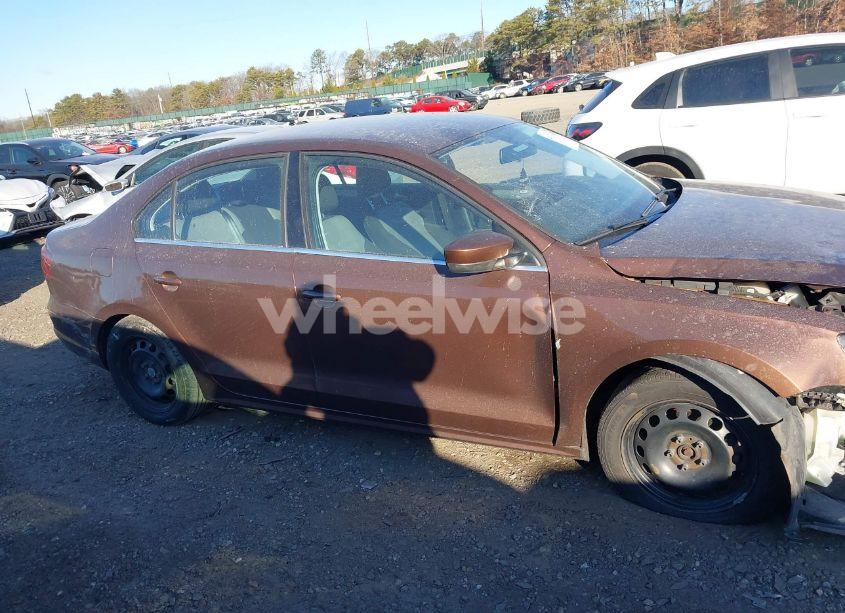 Photo 14 of 2017 Volkswagen Jetta (VIN 3VW2B7AJ8HM373702)