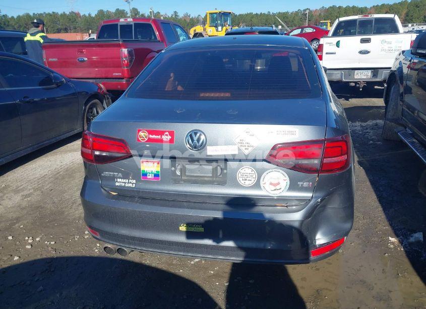 Photo 16 of 2018 Volkswagen Jetta 1.4T S (VIN 3VW2B7AJ8JM222798)