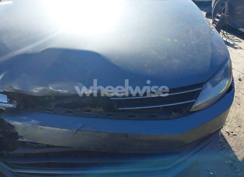 Photo 6 of 2018 Volkswagen Jetta 1.4T S (VIN 3VW2B7AJ8JM222798)