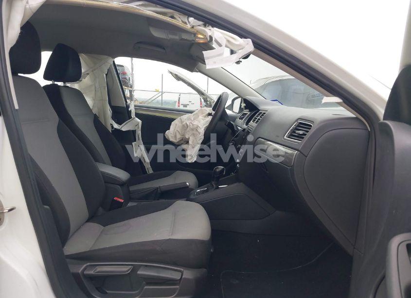 Photo 5 of 2017 Volkswagen Jetta 1.4T S (VIN 3VW2B7AJ9HM222190)