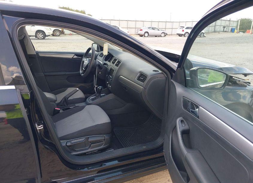 Photo 5 of 2017 Volkswagen Jetta 1.4T S (VIN 3VW2B7AJ9HM254007)