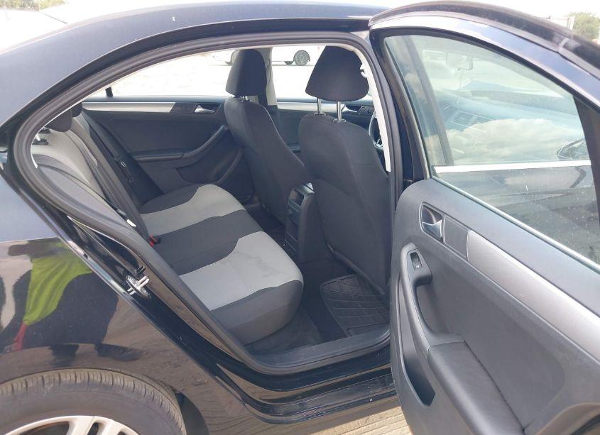 Photo 8 of 2017 Volkswagen Jetta 1.4T S (VIN 3VW2B7AJ9HM254007)