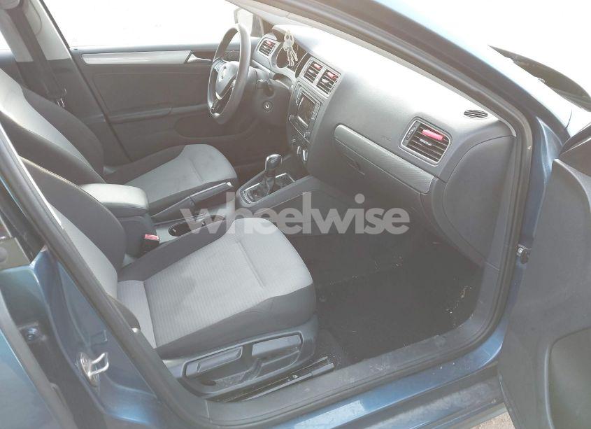 Photo 5 of 2017 Volkswagen Jetta 1.4T S (VIN 3VW2B7AJ9HM326467)