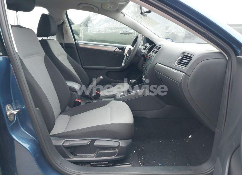 Photo 5 of 2017 Volkswagen Jetta 1.4T S (VIN 3VW2B7AJ9HM376043)