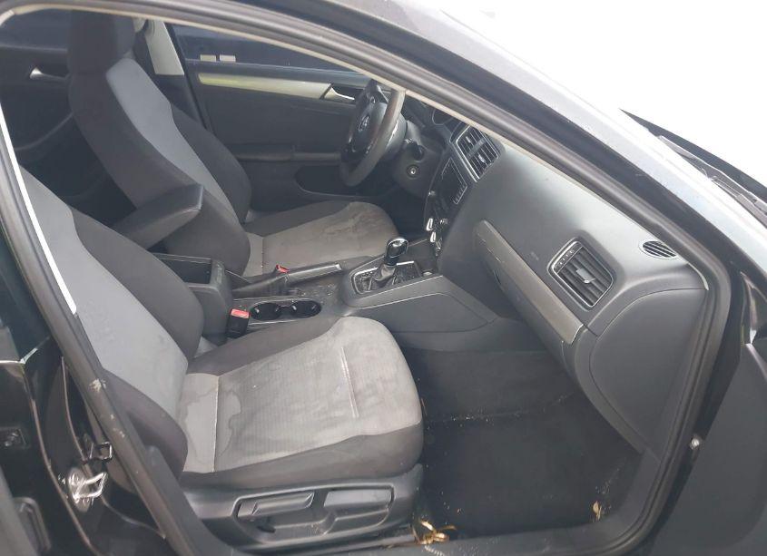 Photo 5 of 2017 Volkswagen Jetta 1.4T S (VIN 3VW2B7AJ9HM397491)