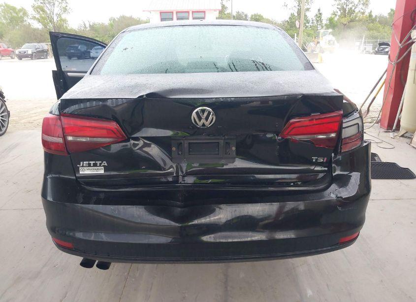 Photo 6 of 2017 Volkswagen Jetta 1.4T S (VIN 3VW2B7AJ9HM397491)