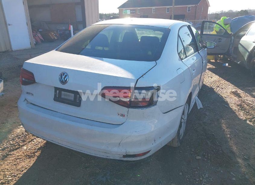 Photo 4 of 2017 Volkswagen Jetta 1.4T S (VIN 3VW2B7AJXHM246515)