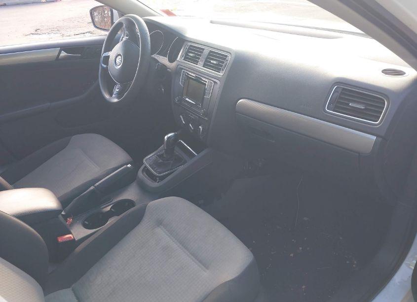 Photo 5 of 2017 Volkswagen Jetta 1.4T S (VIN 3VW2B7AJXHM268529)