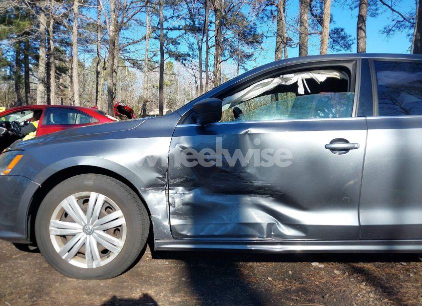 Photo 6 of 2017 Volkswagen Jetta 1.4T S (VIN 3VW2B7AJXHM405033)