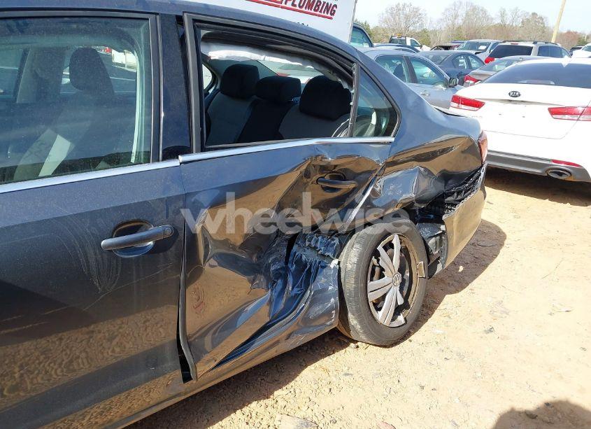 Photo 6 of 2017 Volkswagen Jetta 1.4T S (VIN 3VW2B7AJXHM408577)