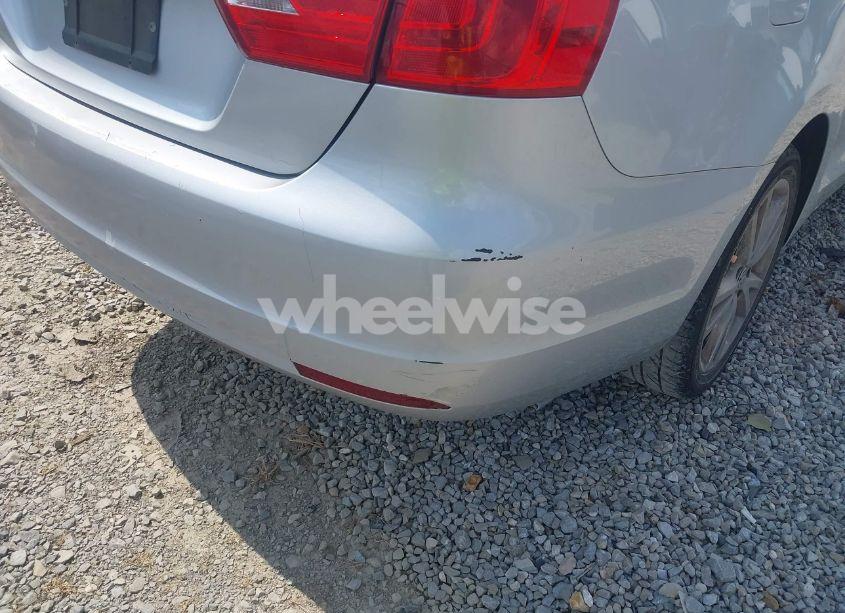 Photo 13 of 2011 Volkswagen Jetta 2.0L S (VIN 3VW2K7AJ0BM380988)