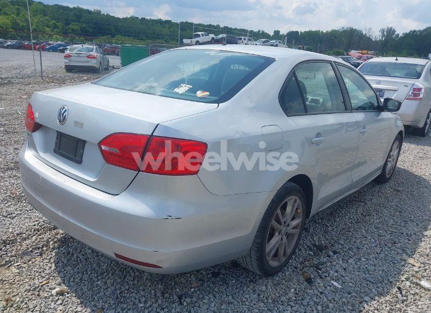 Photo 4 of 2011 Volkswagen Jetta 2.0L S (VIN 3VW2K7AJ0BM380988)