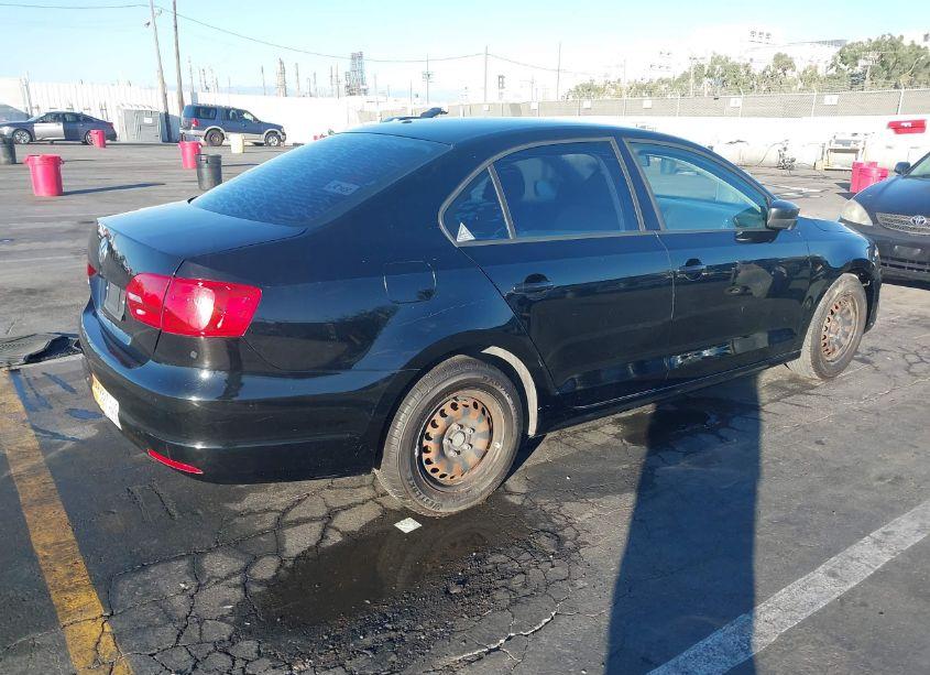 Photo 4 of 2012 Volkswagen Jetta 2.0L S (VIN 3VW2K7AJ0CM312904)