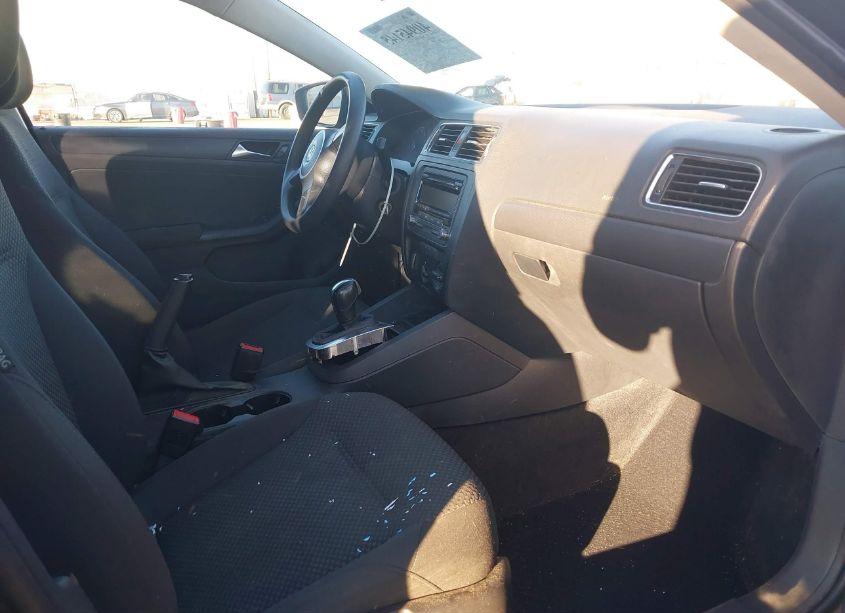 Photo 5 of 2012 Volkswagen Jetta 2.0L S (VIN 3VW2K7AJ0CM312904)