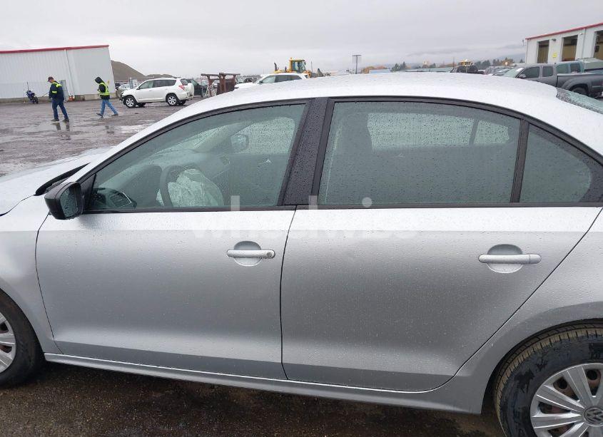 Photo 14 of 2012 Volkswagen Jetta 2.0L S (VIN 3VW2K7AJ0CM370334)